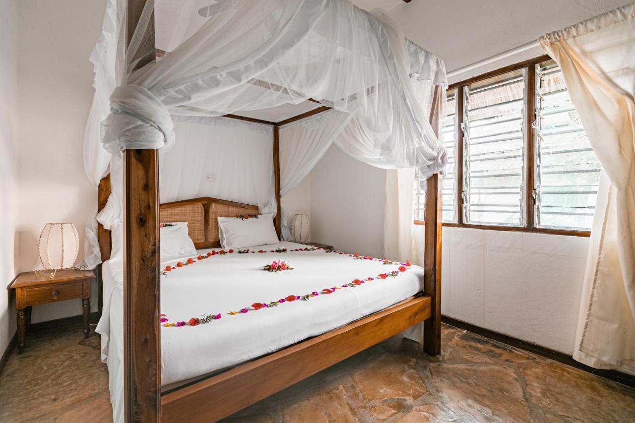 Malaika Beach Villas Малинди Екстериор снимка